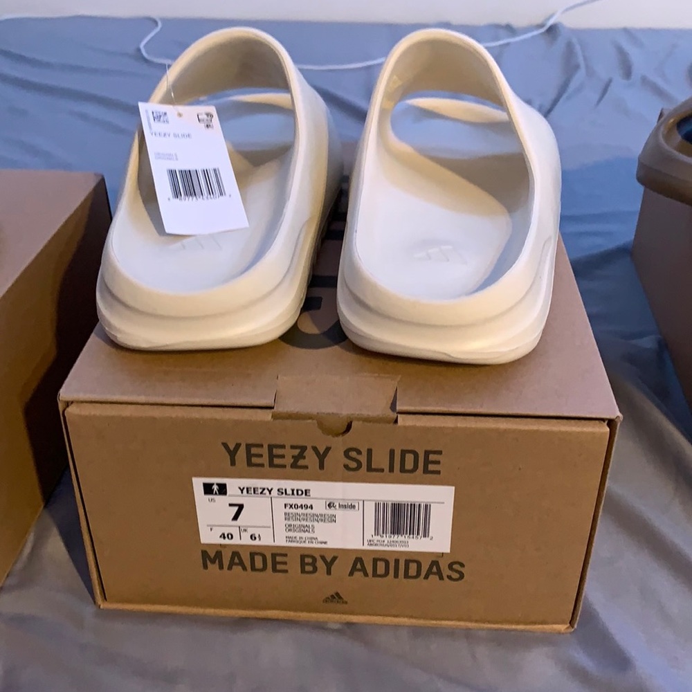 Yeezy Slides Bone